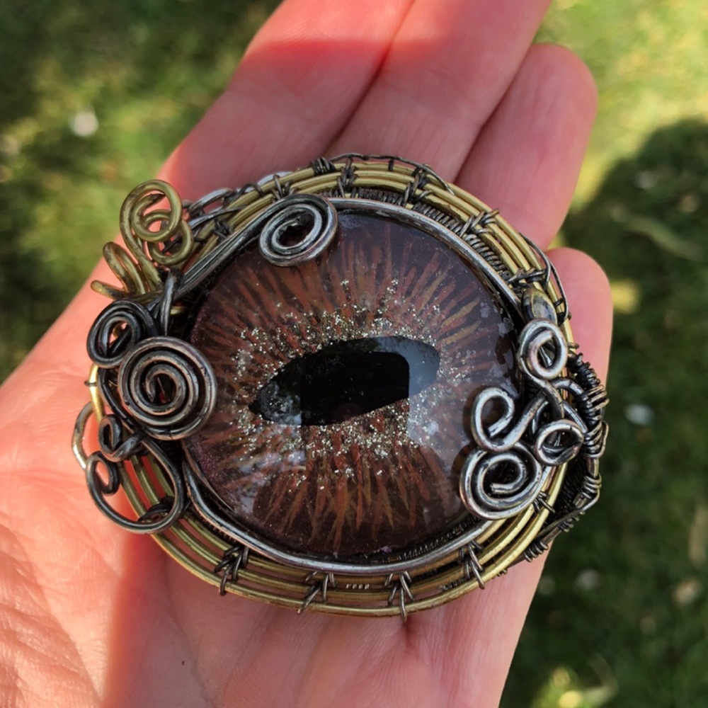 Wire Wrap Reversible Eye Pendant